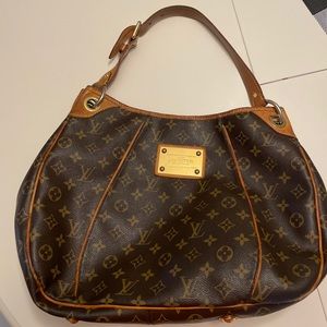 Louis Vuitton Galleria PM shoulder bag